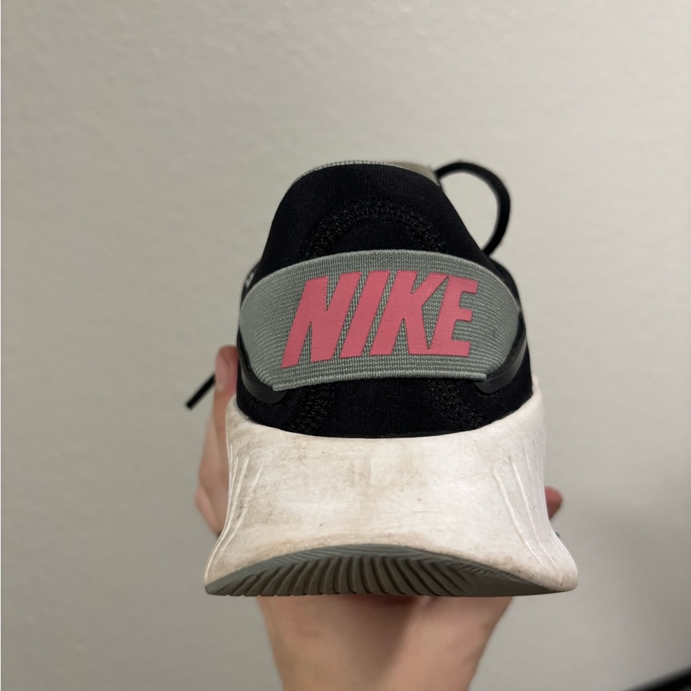 Nike black white and pink Metcon - Picture 3 of 9